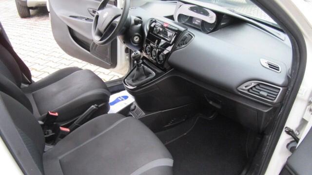 Lancia Ypsilon 1.2 69 CV 5 porte Silver