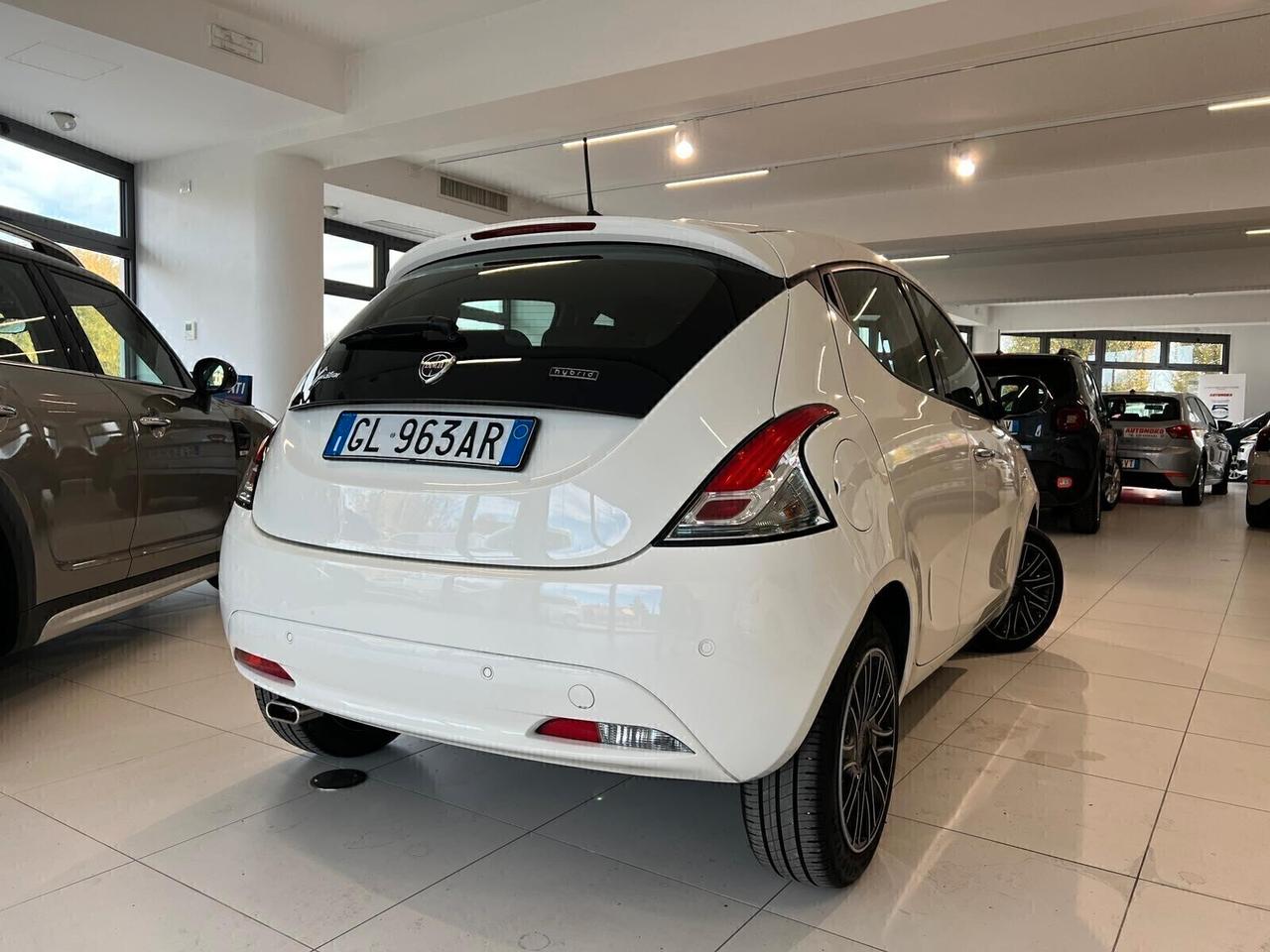 Lancia Ypsilon 1.0 FireFly 5 porte S&S Hybryd Gold