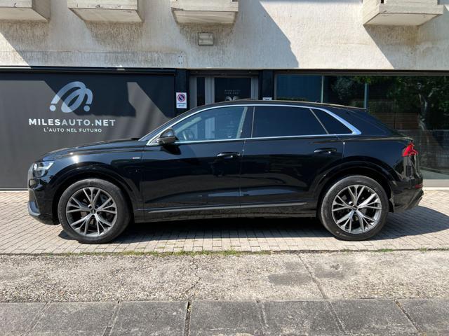 AUDI Q8 50 TDI 286 CV 3x S LINE PANORAMA CERCHI 21"