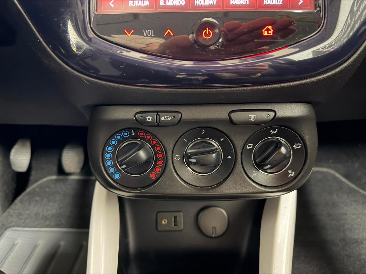 Opel Adam 1.2 70 CV White-Black Link