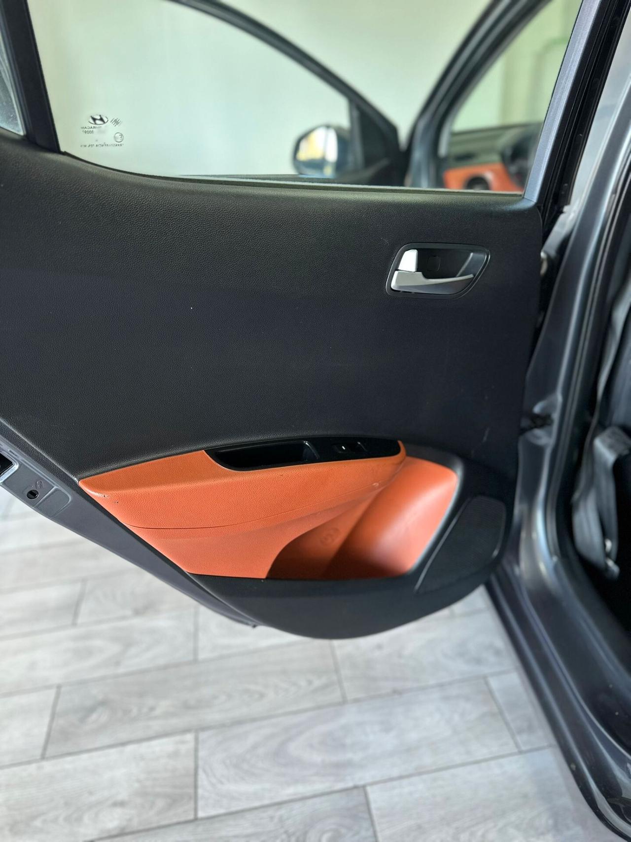 Hyundai i10 1.0 MPI Sound Edition A/T