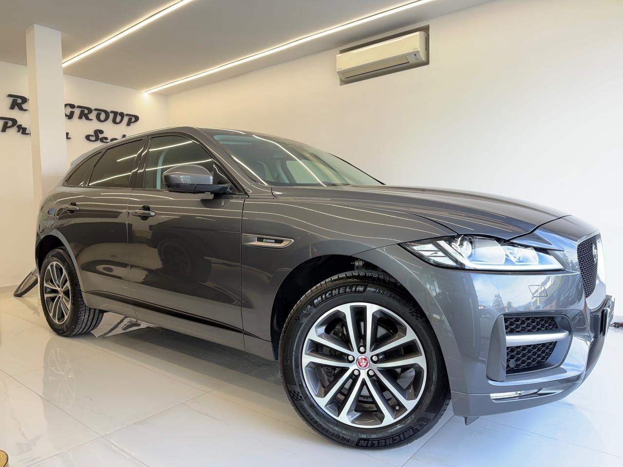 Jaguar F-Pace 2.0d I4 R-Sport awd 240cv automatica iva Esposta