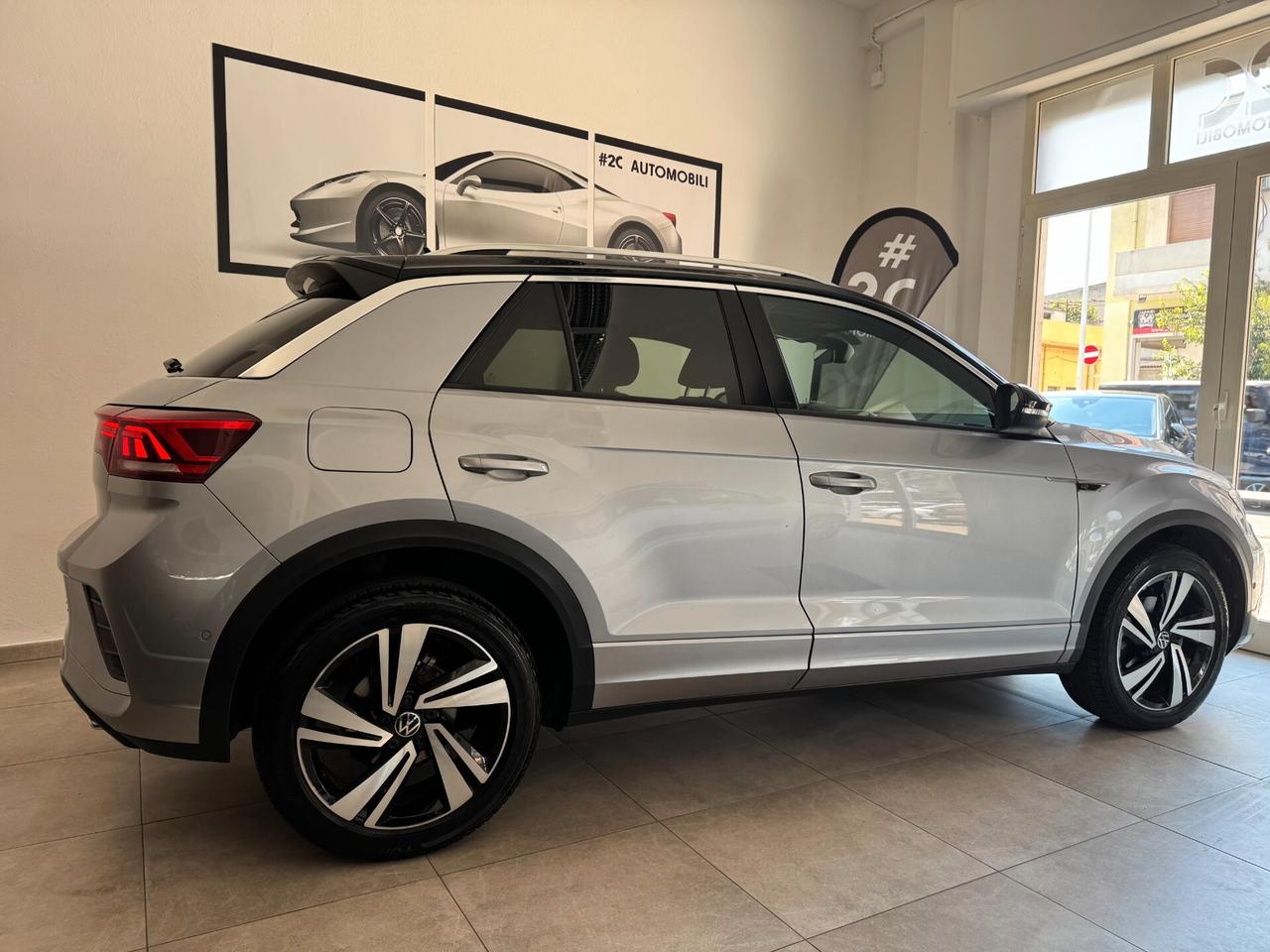 Volkswagen T-Roc R-Line / 1.5 TSI ACT 150cv / DSG / 2023