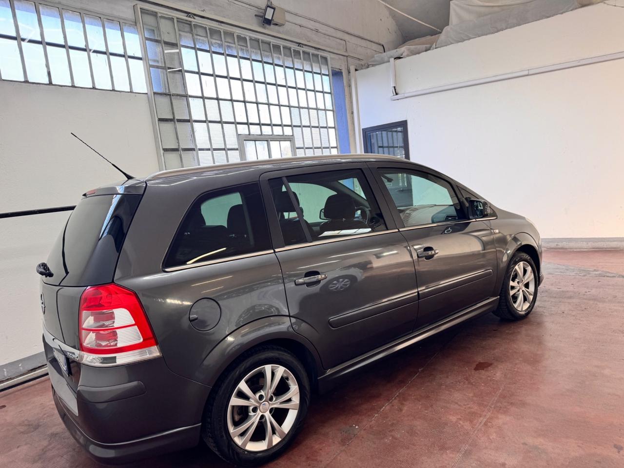 Opel Zafira 1.8 16V GPL-TECH Cosmo