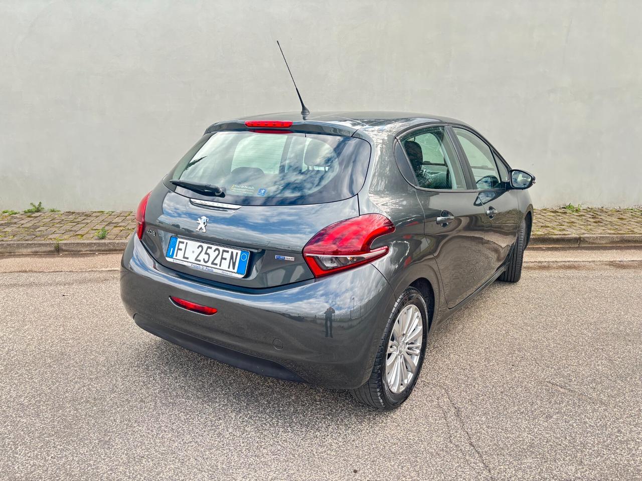 Peugeot 208 PureTech 82 5 porte Allure