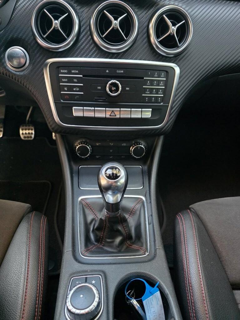 Mercedes-benz A 180 d Premium AMG