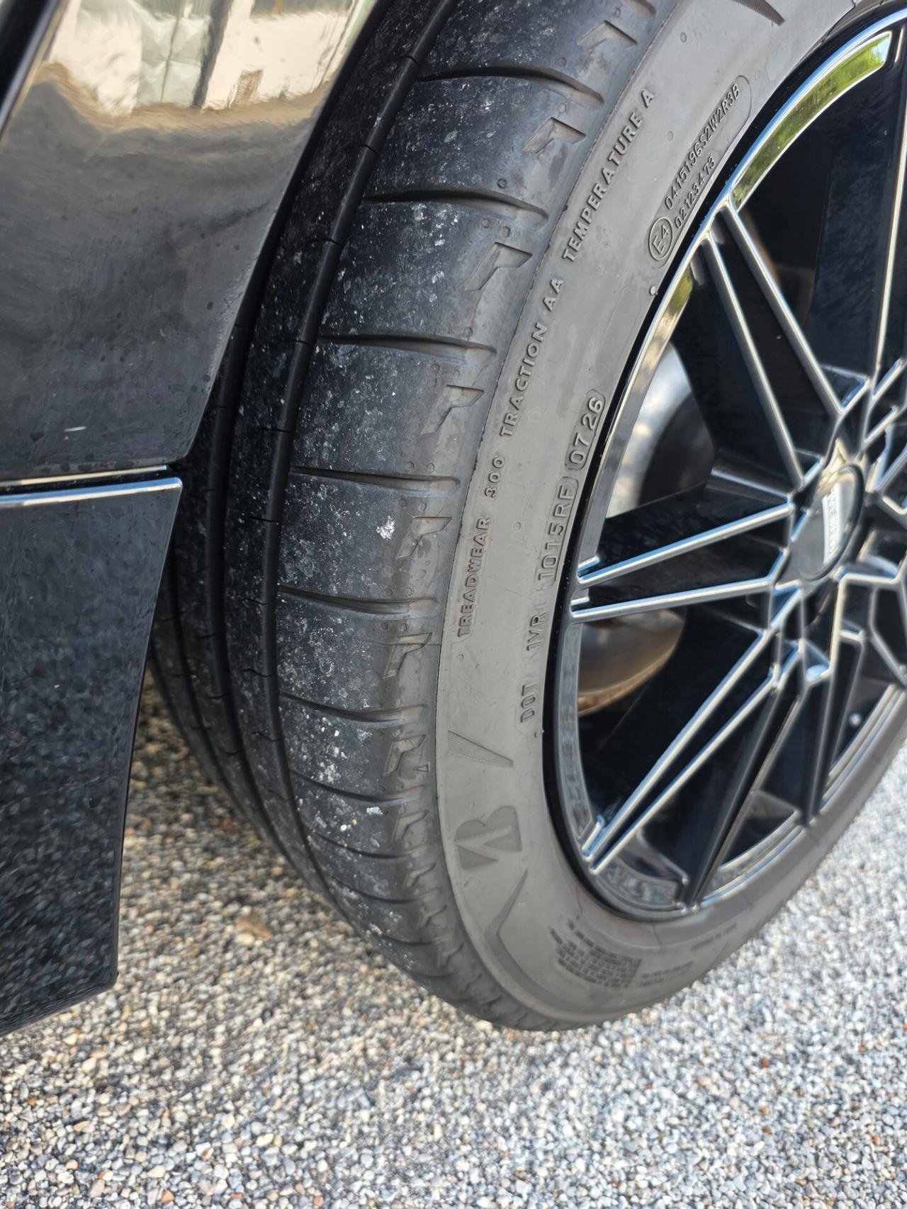 Bmw 520 M sport 2.0 disel 179000 km anno 2015 in perfetto stato tagliando appena eseguito bollo paga