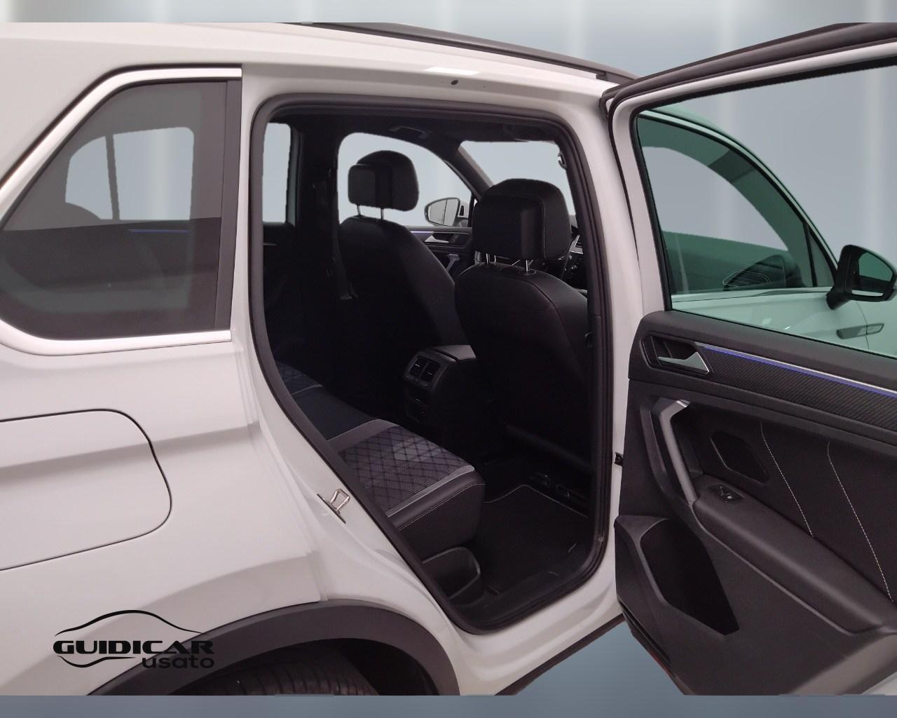 VOLKSWAGEN Tiguan II 2021 - Tiguan 1.5 tsi R-Line 150cv dsg