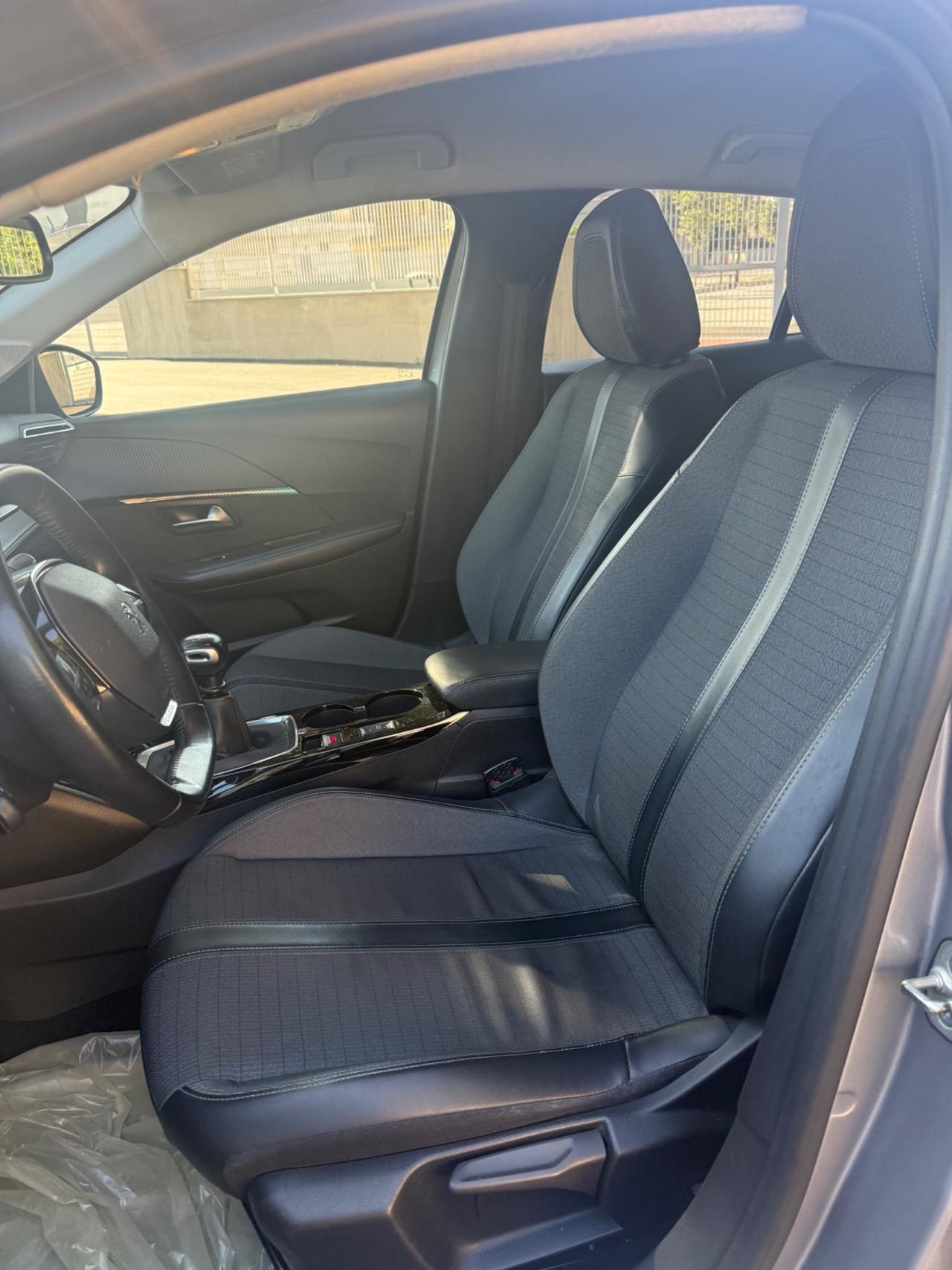 Peugeot 208 2021 virtual cockpit