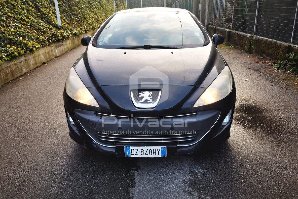 PEUGEOT 308 2.0 HDi 136CV CC aut. Féline