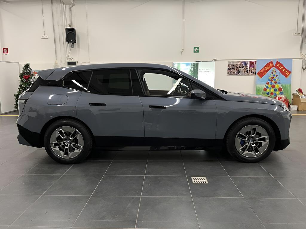 BMW iX 50 pacchetto sportivo xDrive