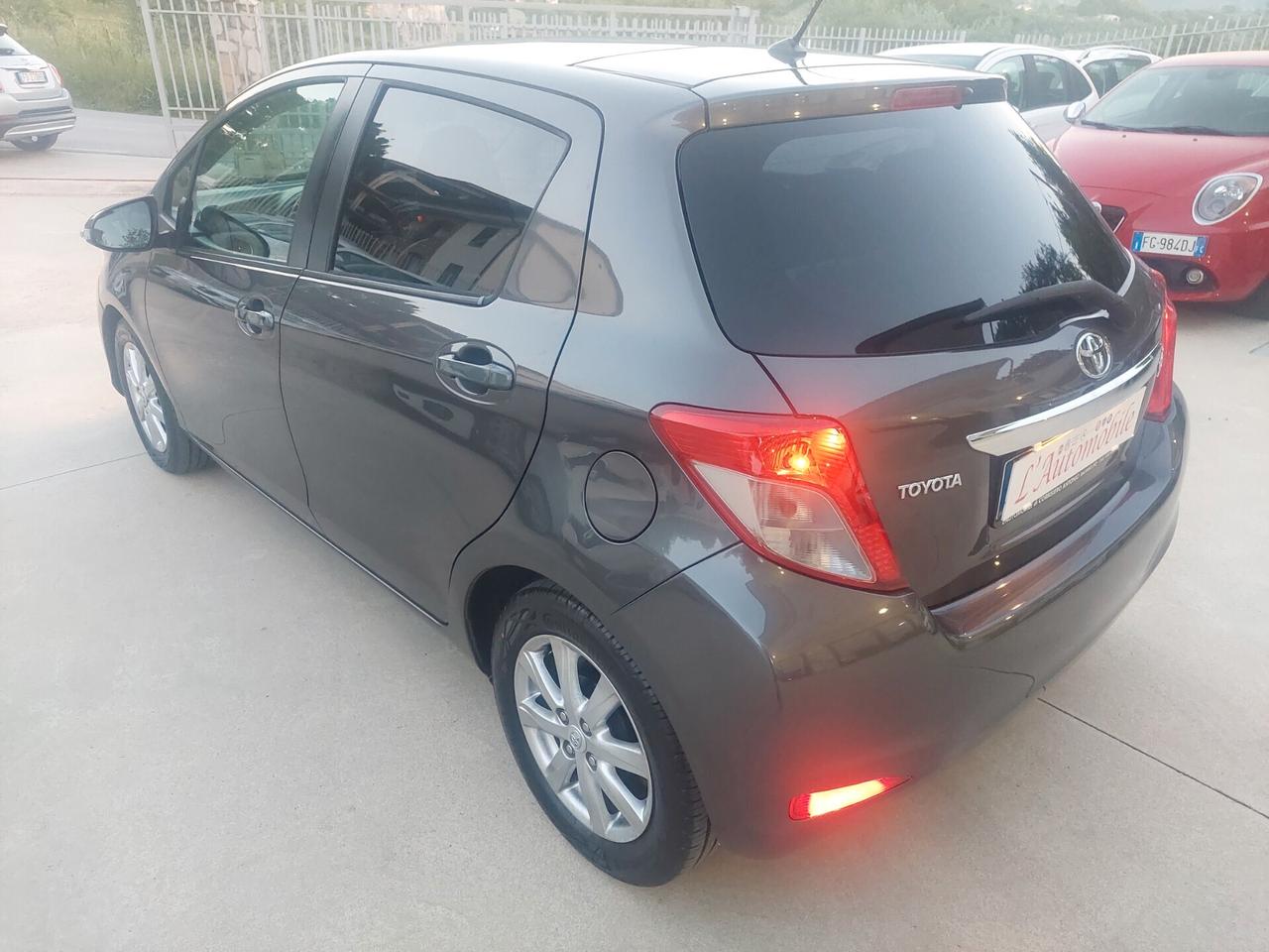 Toyota Yaris 1.4 D-4D 5 porte 90cv TETTO