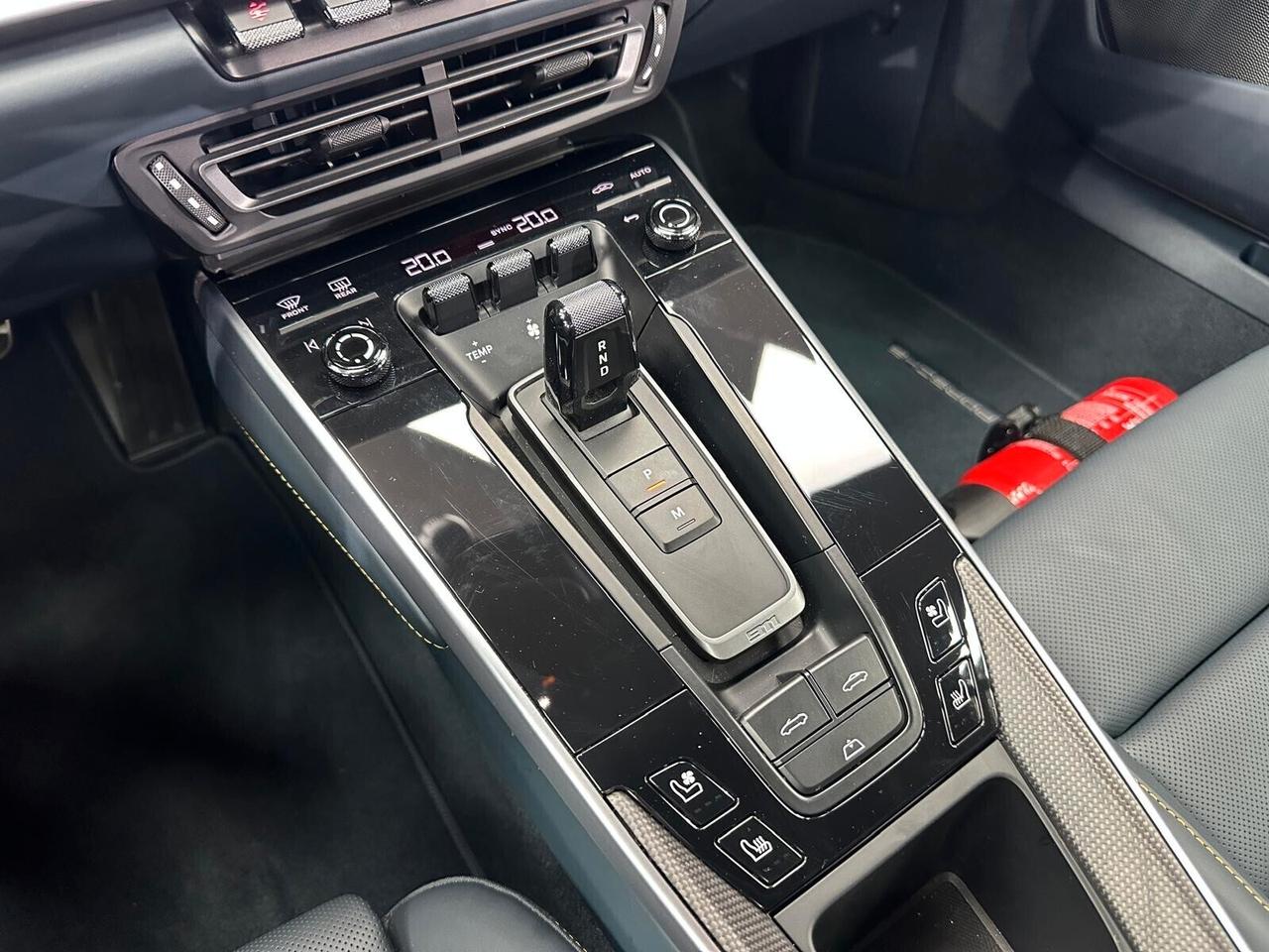 Porsche 992 911 Cabrio 3.7 Turbo S auto (911)