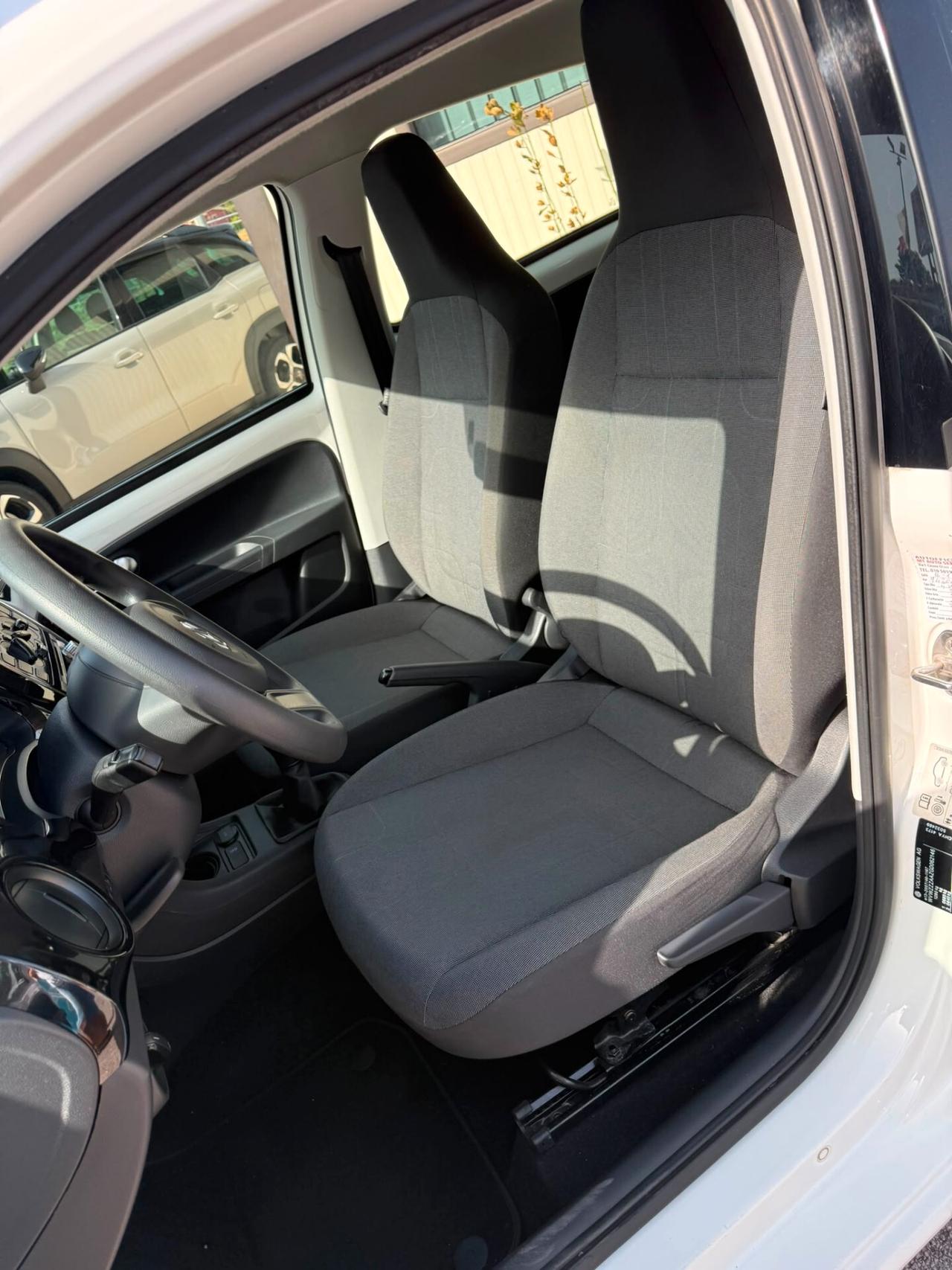 Volkswagen up! 1.0 5p. take