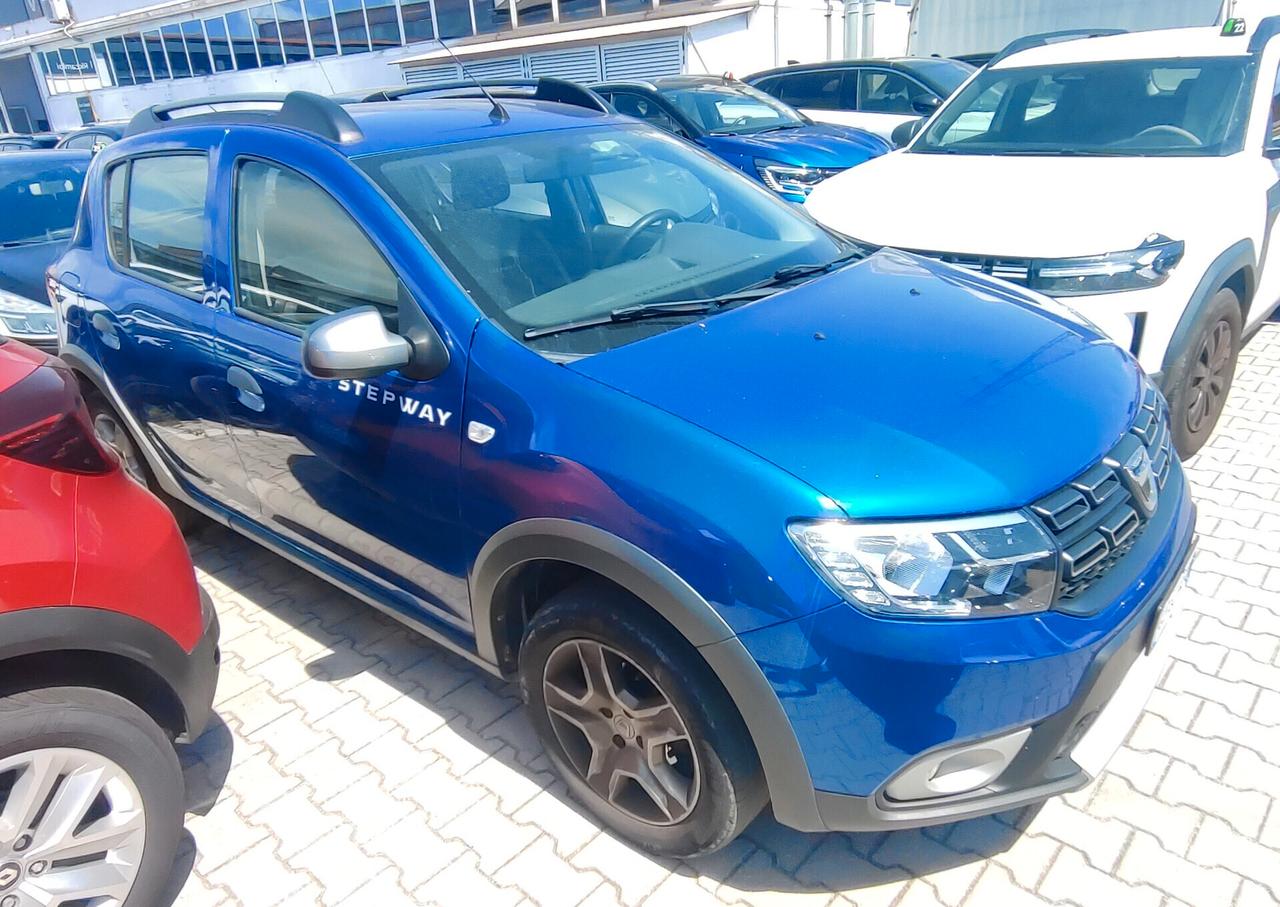 Dacia Sandero Stepway 1.0 BENZINA E GPL DI SERIE