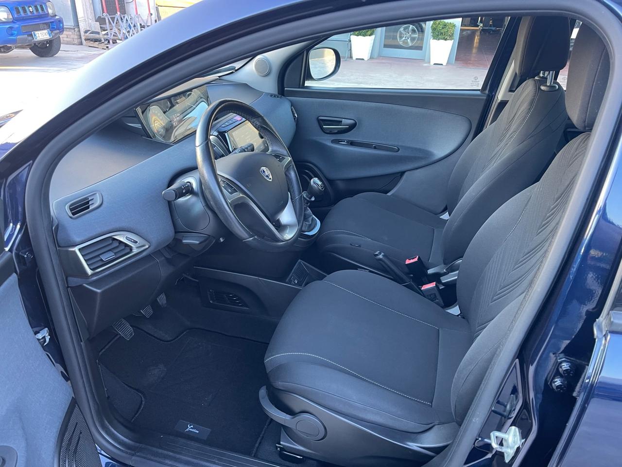 Lancia Ypsilon 1.0 FireFly 5 porte S&S Hybrid Ecochic Gold
