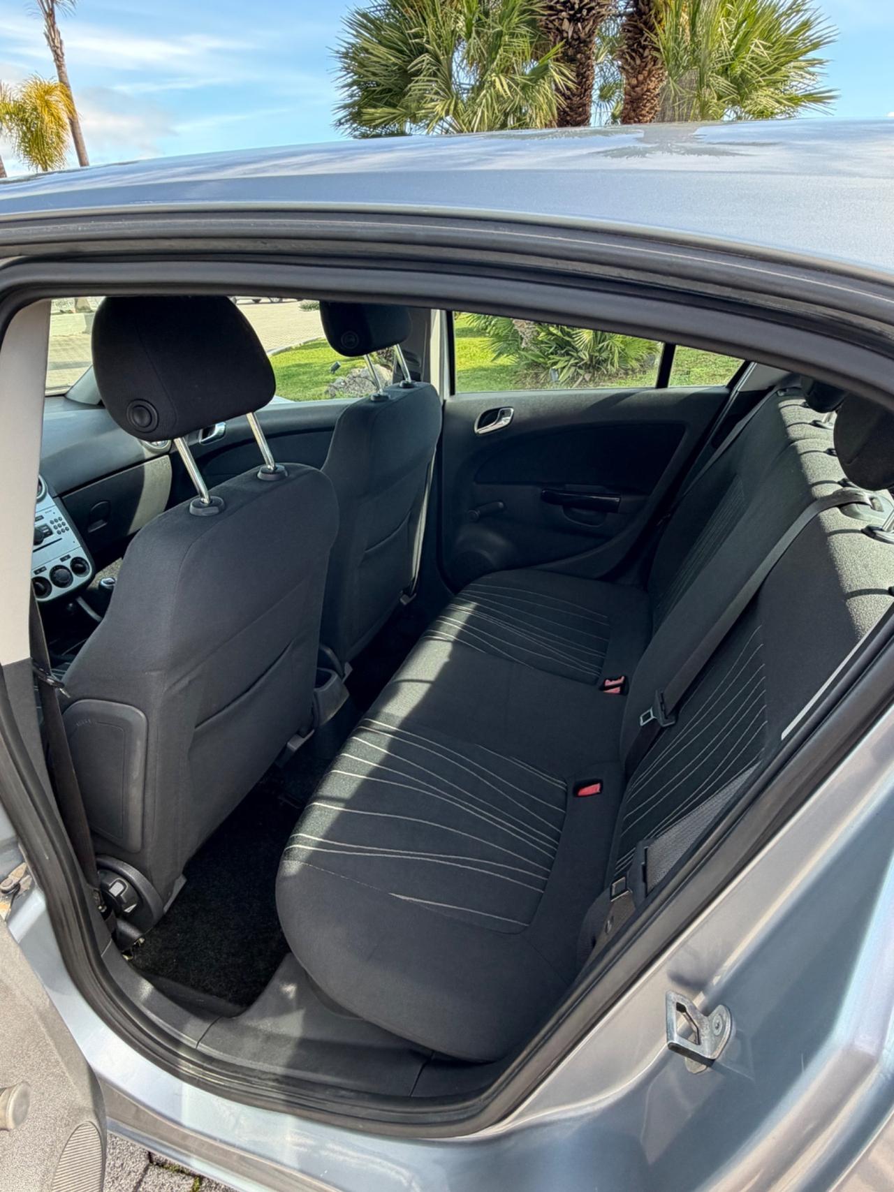 Opel Corsa 1.2 5 porte Easytronic Cosmo