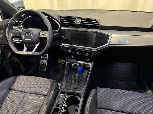 Audi Q3 40 TDI quattro S tronic Identity Black