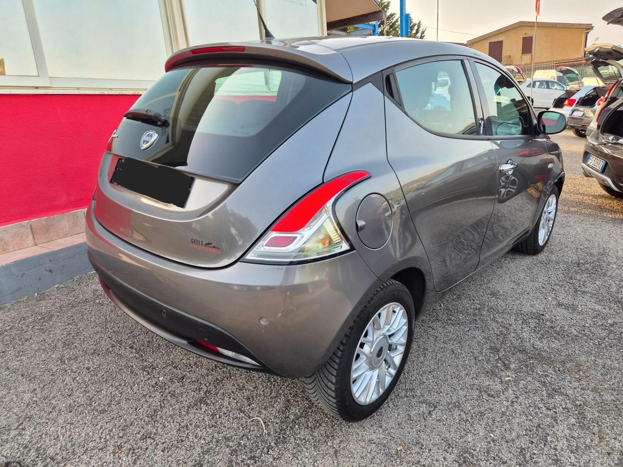 Lancia Ypsilon 1.2 69 CV 5 porte Platinum