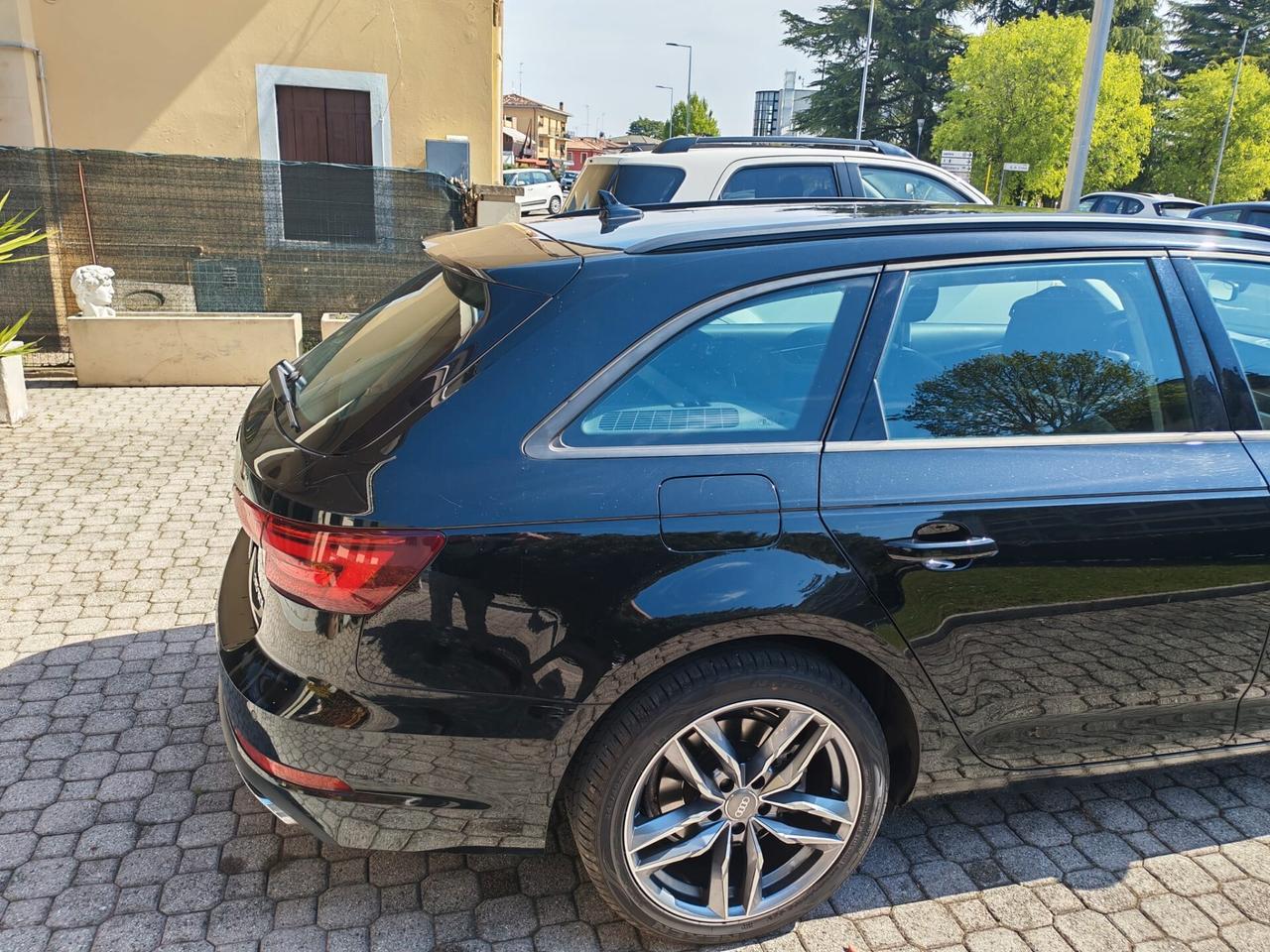 Audi A4 Avant 35 TDI S tronic Business Sport