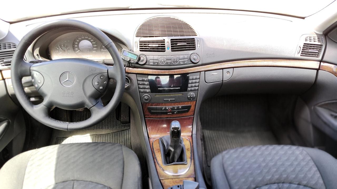 Mercedes E 200 K metano Avantgarde