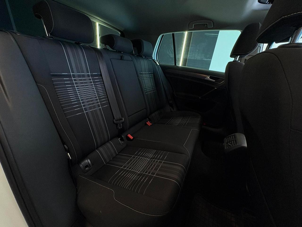 Volkswagen Golf 2.0 TDI 5p Lounge BlueMotion Technology Tetto Apribile