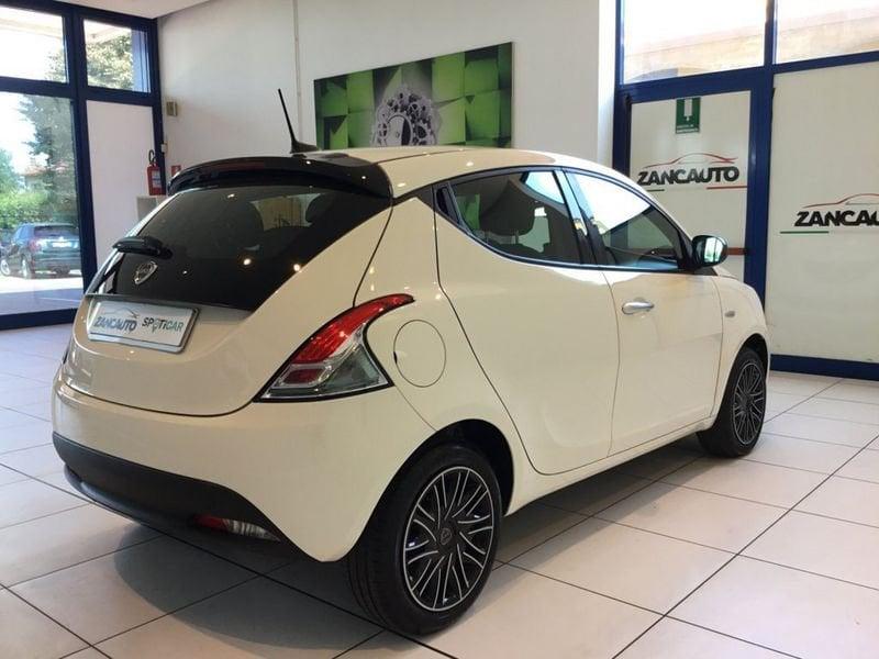 Lancia Ypsilon 1.0 FireFly 5 porte S&S Hybrid Oro MY24
