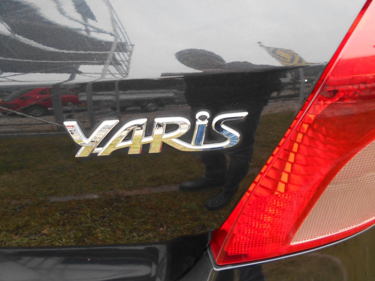 TOYOTA YARIS 1.3 5P