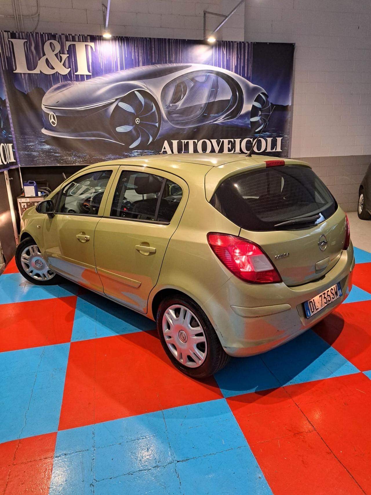 Opel Corsa 1.2 5 OK NEOPATENTATI