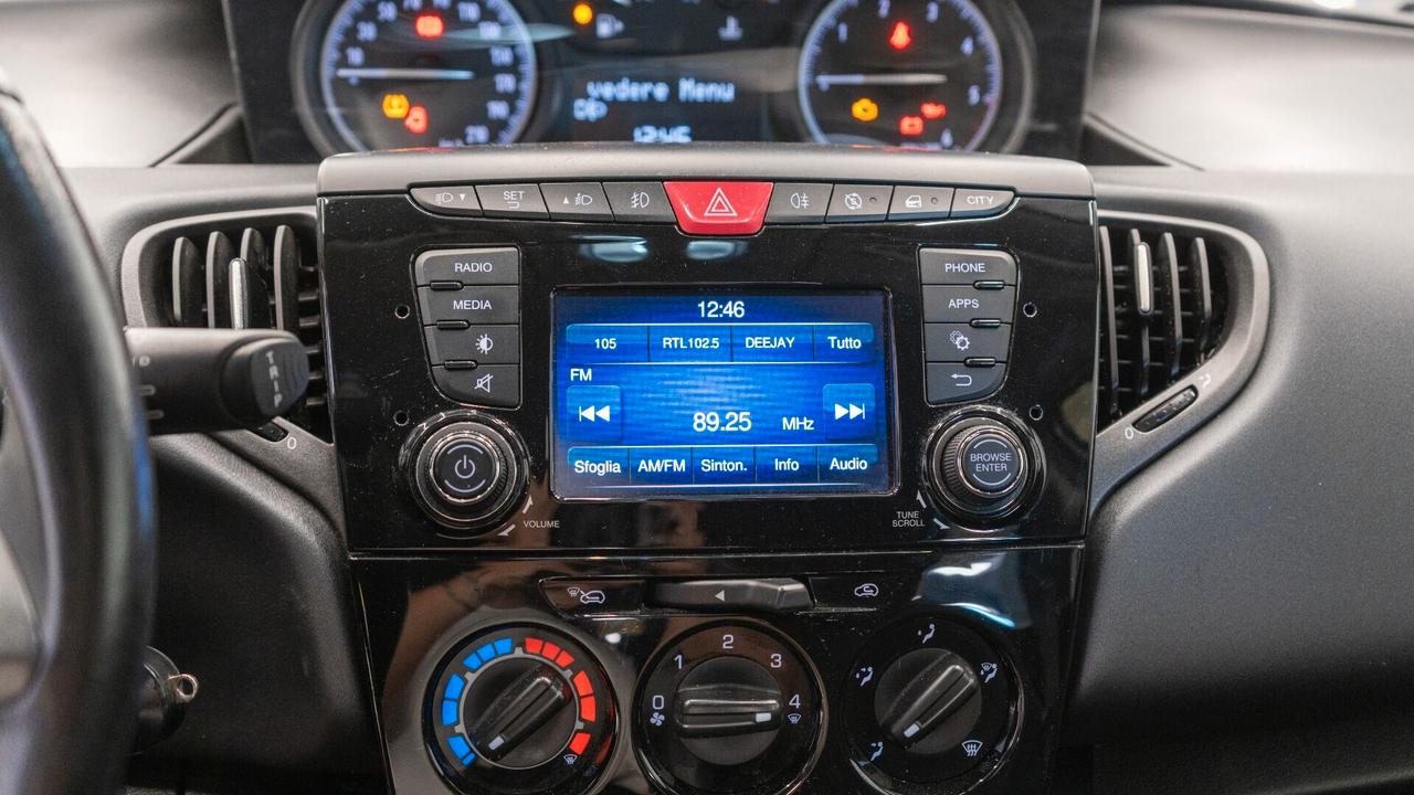 Lancia Ypsilon 1.3 MJT 95 CV Platinum PERMUTA