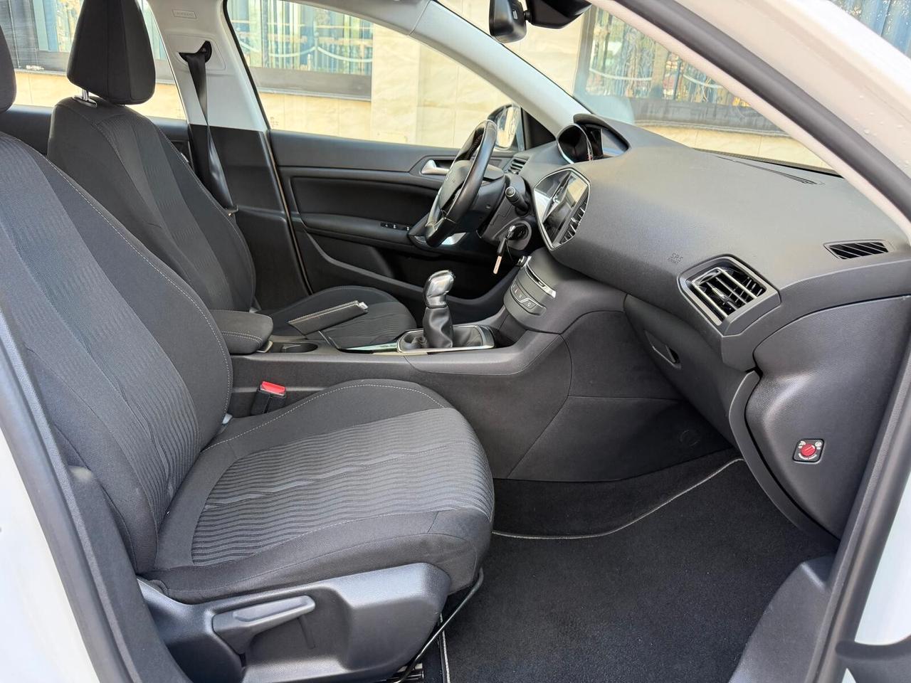 Peugeot 308 1.6 BlueHDi 100 S&S SW Allure