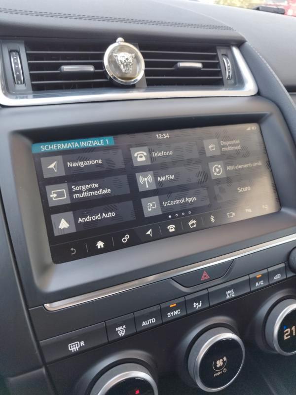 Jaguar E-Pace 2.0d i4 SE awd 150cv gancio traino