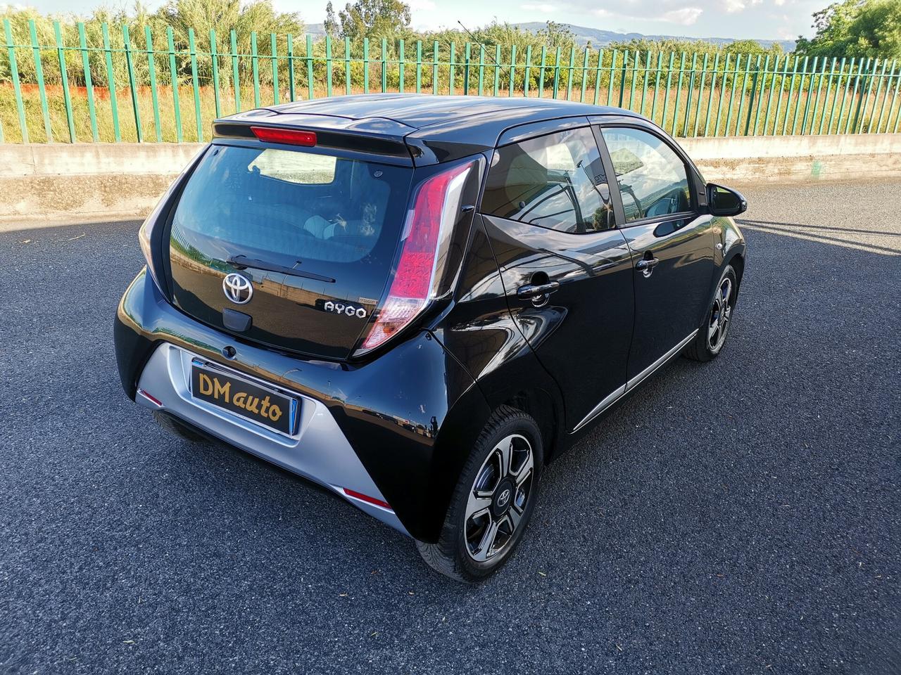 Toyota Aygo 1.0 VVT-i 69 CV 5 porte x-play