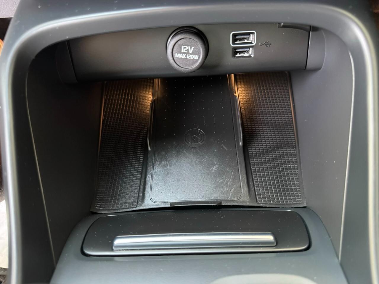 Volvo XC40 1.5 T2 Core GEARTRONIC UNIPROPR GARAN24