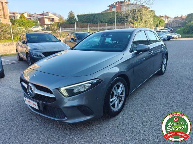 MERCEDES-BENZ A 180 d Automatic Premium