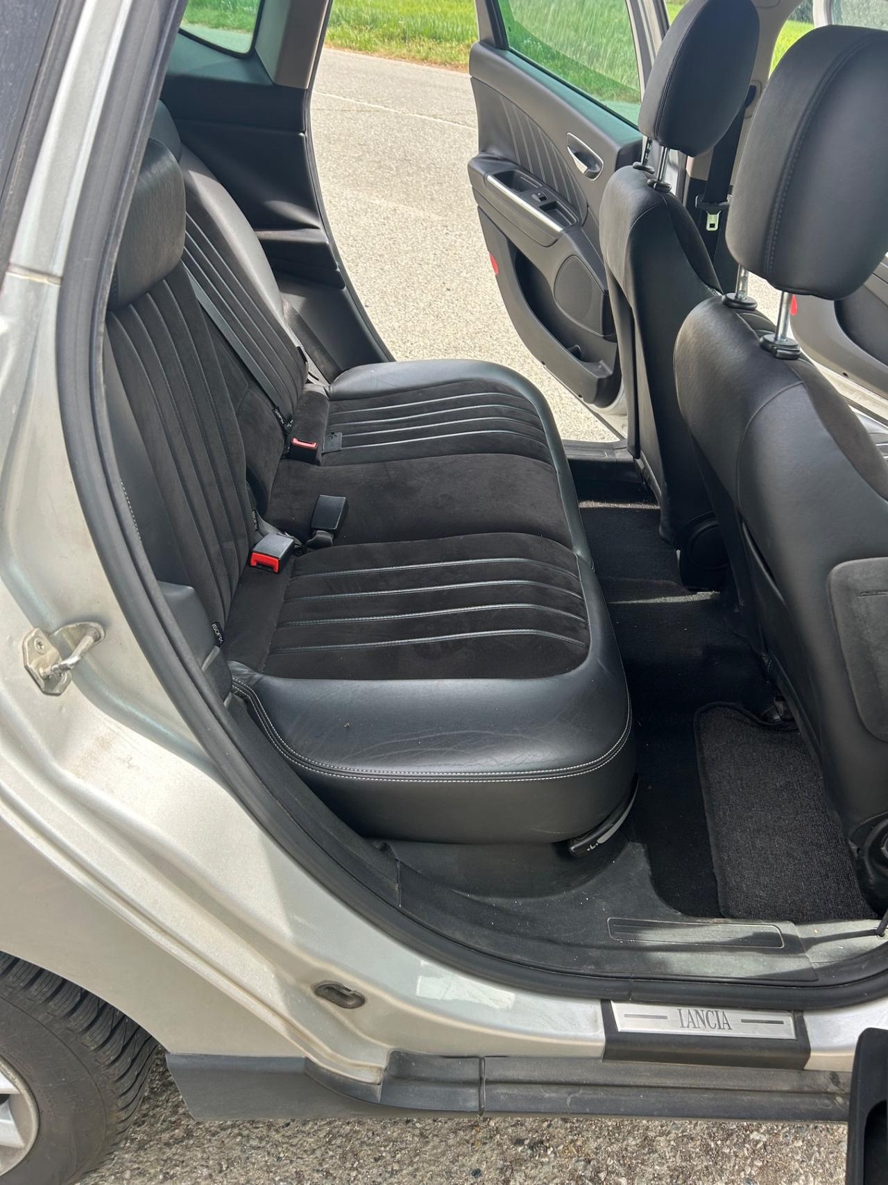 Lancia Delta 1.6 MJT DPF Argento