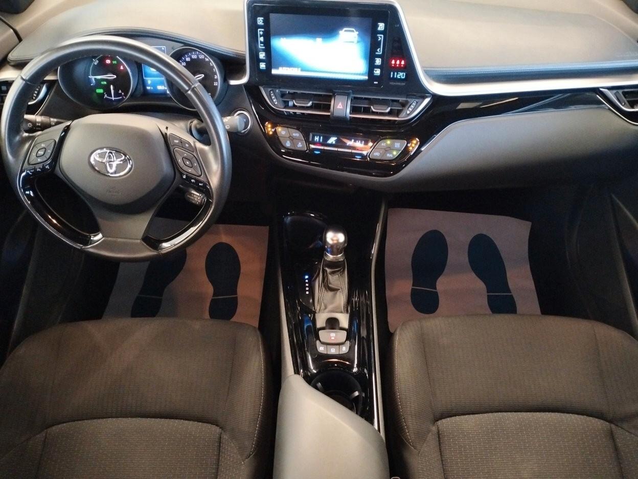 Toyota C-HR 1.8h Lounge 2wd e-cvt