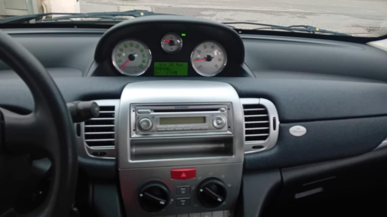 Lancia Ypsilon 1.4 Argento