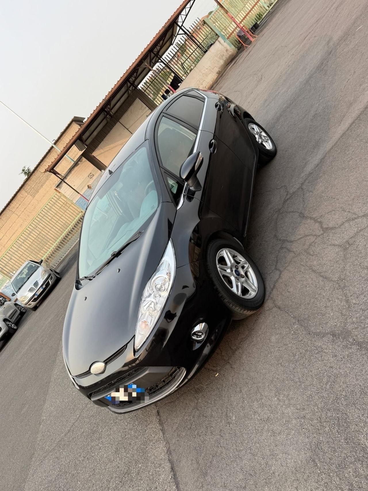 Ford Fiesta 1.4 TDCi 5p. Finanziabile senza busta paga !Basta essere censiti!