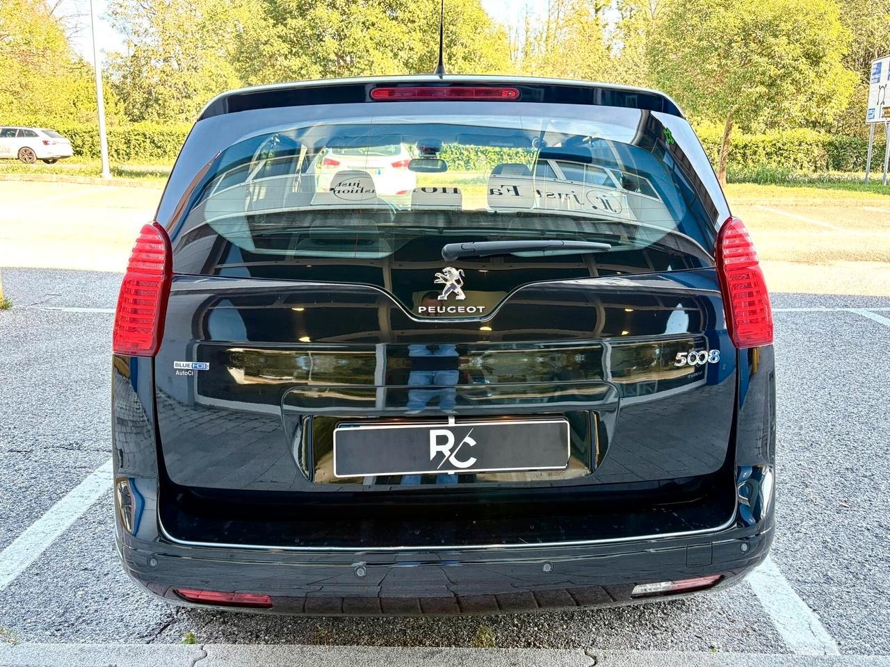 Peugeot 5008 BlueHDi 120 cv Neopatentati