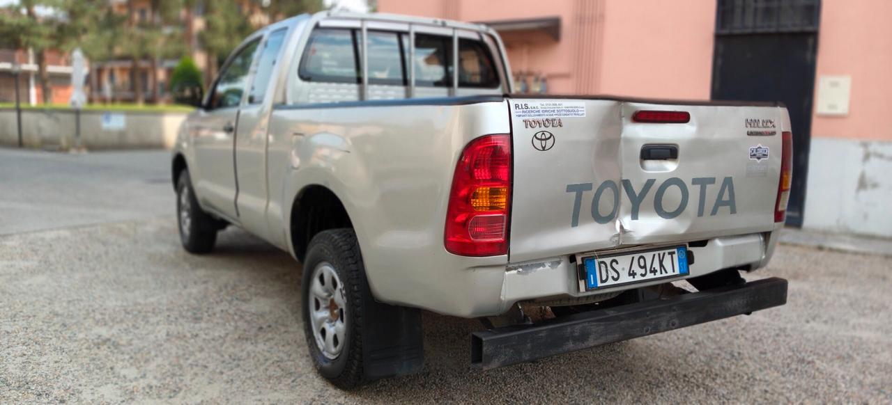 Toyota Hilux 2.5 D-4D 4WD Extra Cab PICK UP