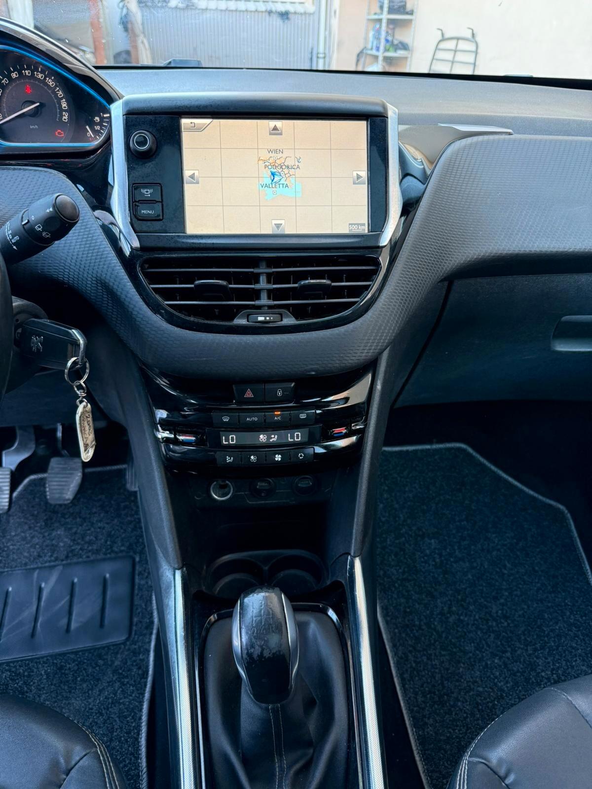 Peugeot 2008 1.6 Diesel Tetto panoramico