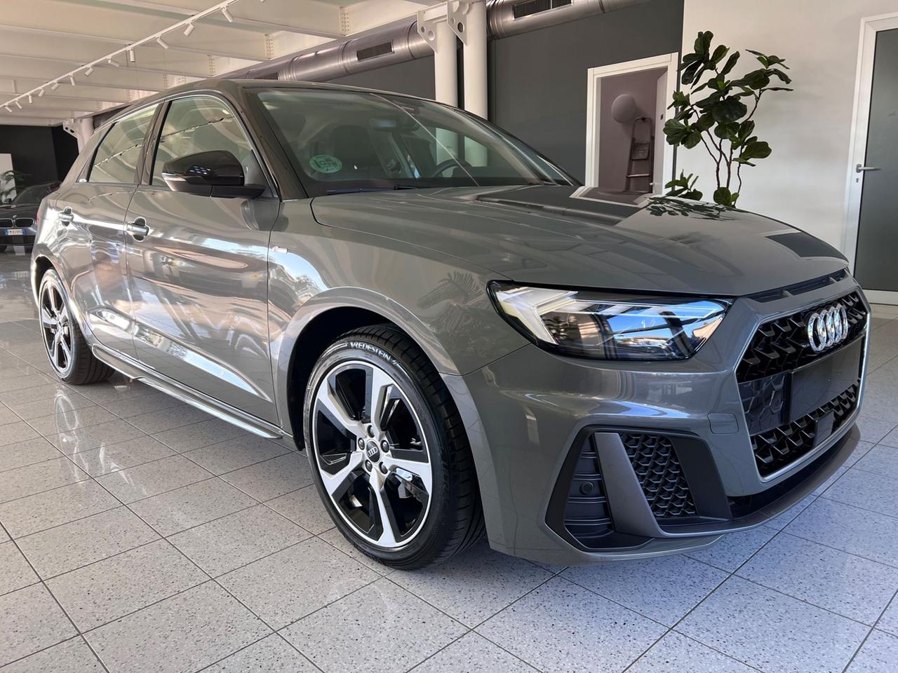 AUDI A1 II 2019 Sportback Sportback 30 1.0 tfsi S Line Edition 116cv s-tronic - VARI COLORI!