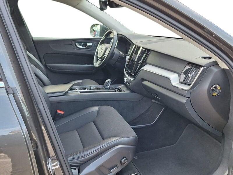 Volvo XC60 B4 197+14 CV AWD Automatica NAVI LED Momentum Pro