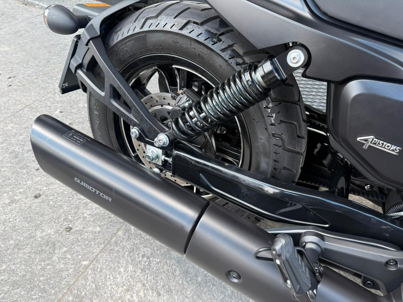 Qj Motor SRV 600 custom