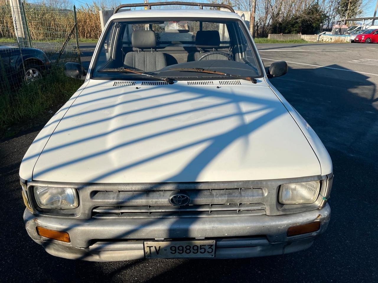 Toyota Hilux 2.4 diesel Pick-up