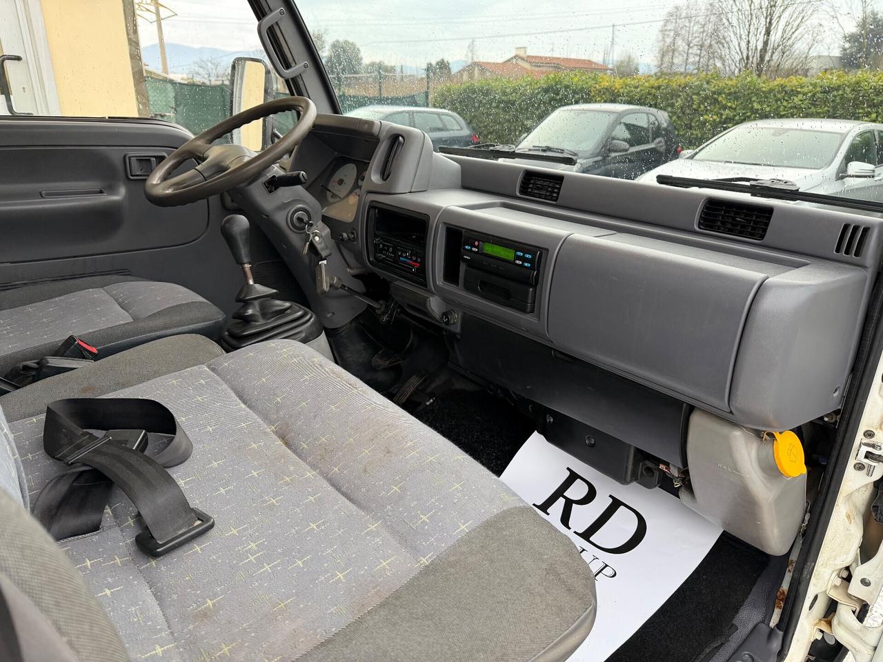 Nissan Cabstar 120.35 3.0 Tdi PL-RG Cabinato SE Cabinato Patente C