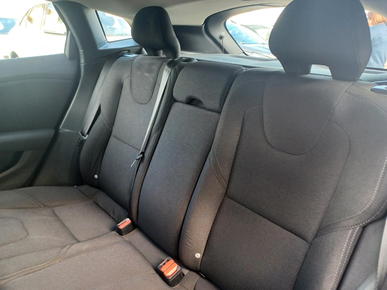 Volvo V40 D3 Geartronic Momentum ANNO 2017