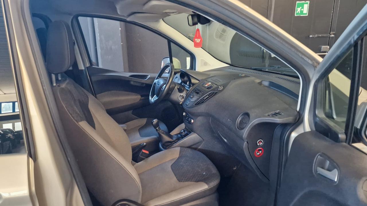Ford Tourneo Courier 1.0 EcoBoost 100 CV Titanium