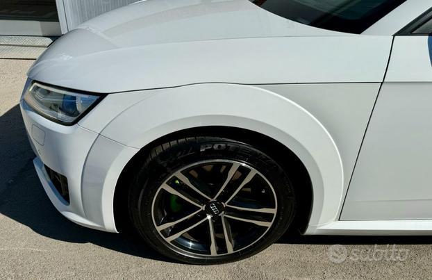 AUDI TT Roadster 2.0 TDI ultra Design